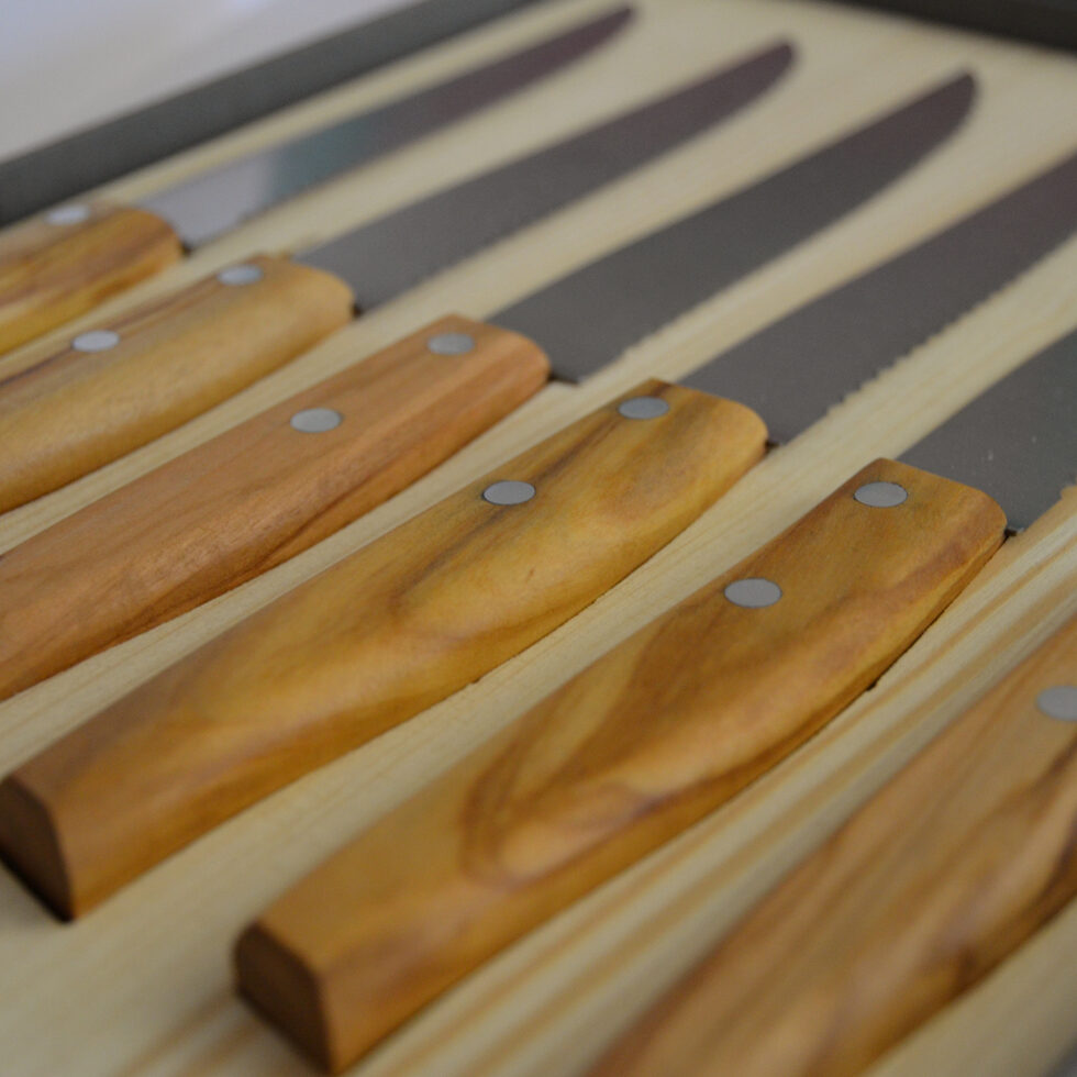Steak / Pizza knife
Olive wood, 6 parts 