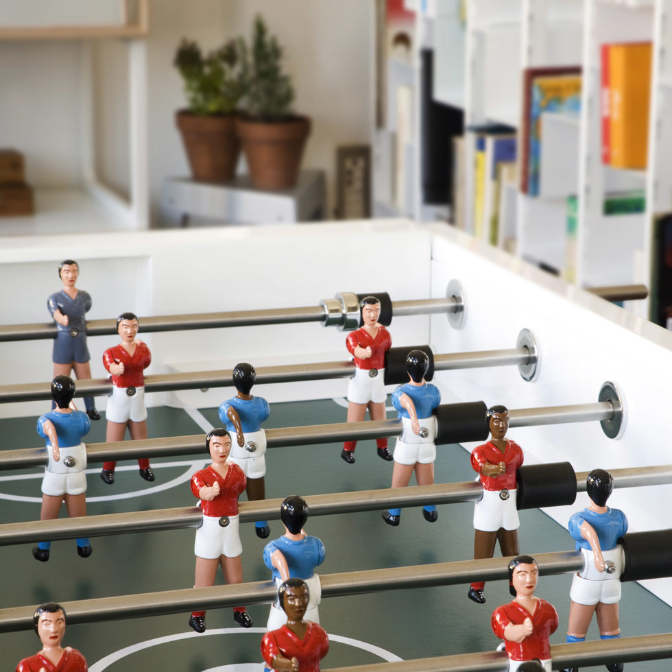 EL FUTBOL Tischfussball 
RS-3 Holz / weiss 