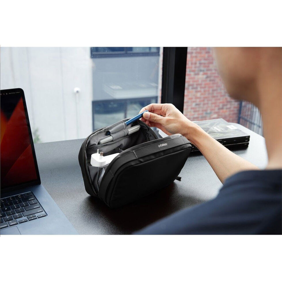 Elektronik Travel Bag
schwarz 