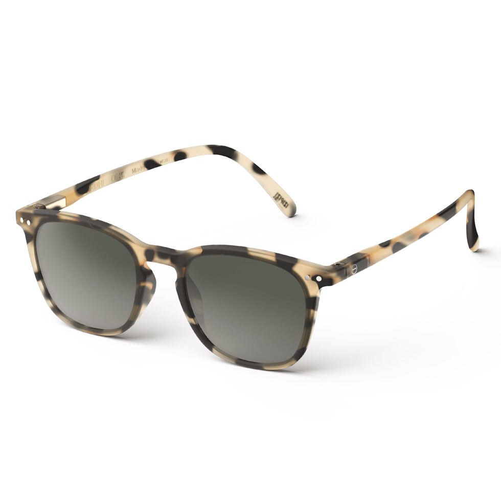 Lunettes de soleil #E
Light Tortoise Lunettes de soleil #E
Light Tortoise