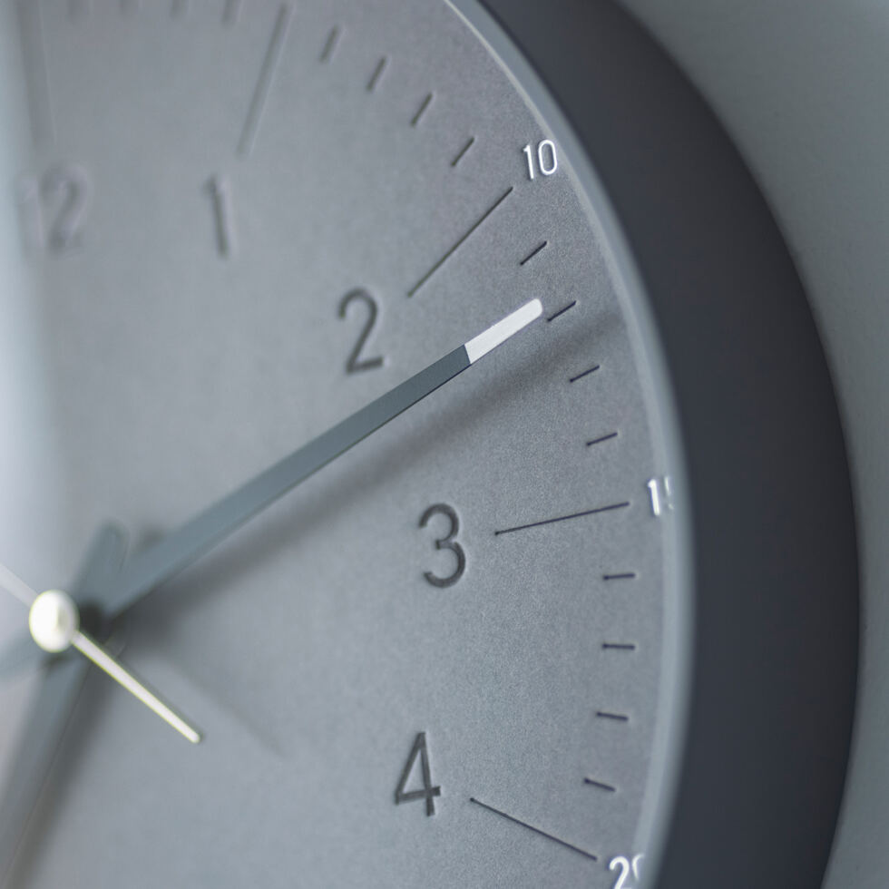 Wanduhr Essent mit Ziffern
grau 